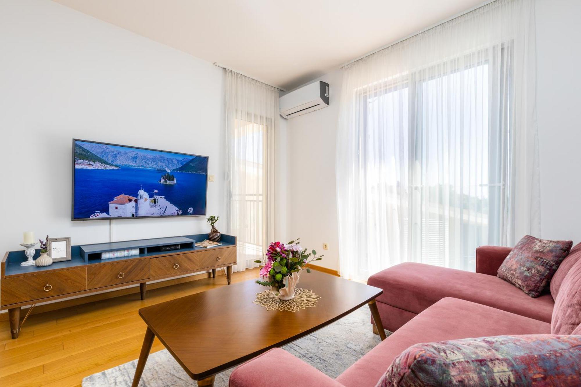 Apart Hotel M S Katunjanin Herceg Novi Dış mekan fotoğraf