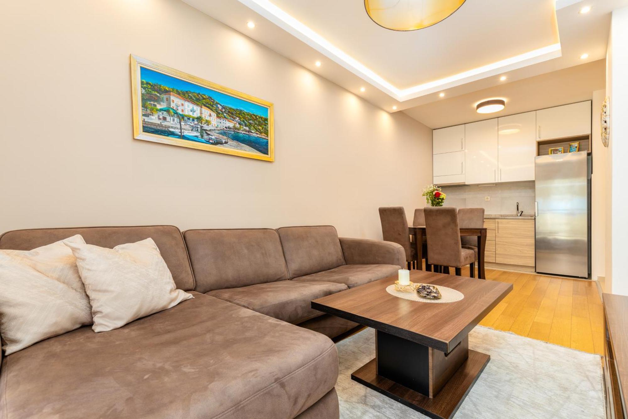 Apart Hotel M S Katunjanin Herceg Novi Dış mekan fotoğraf